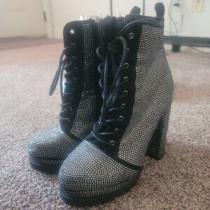 Dive lugged sole platform boots size 6